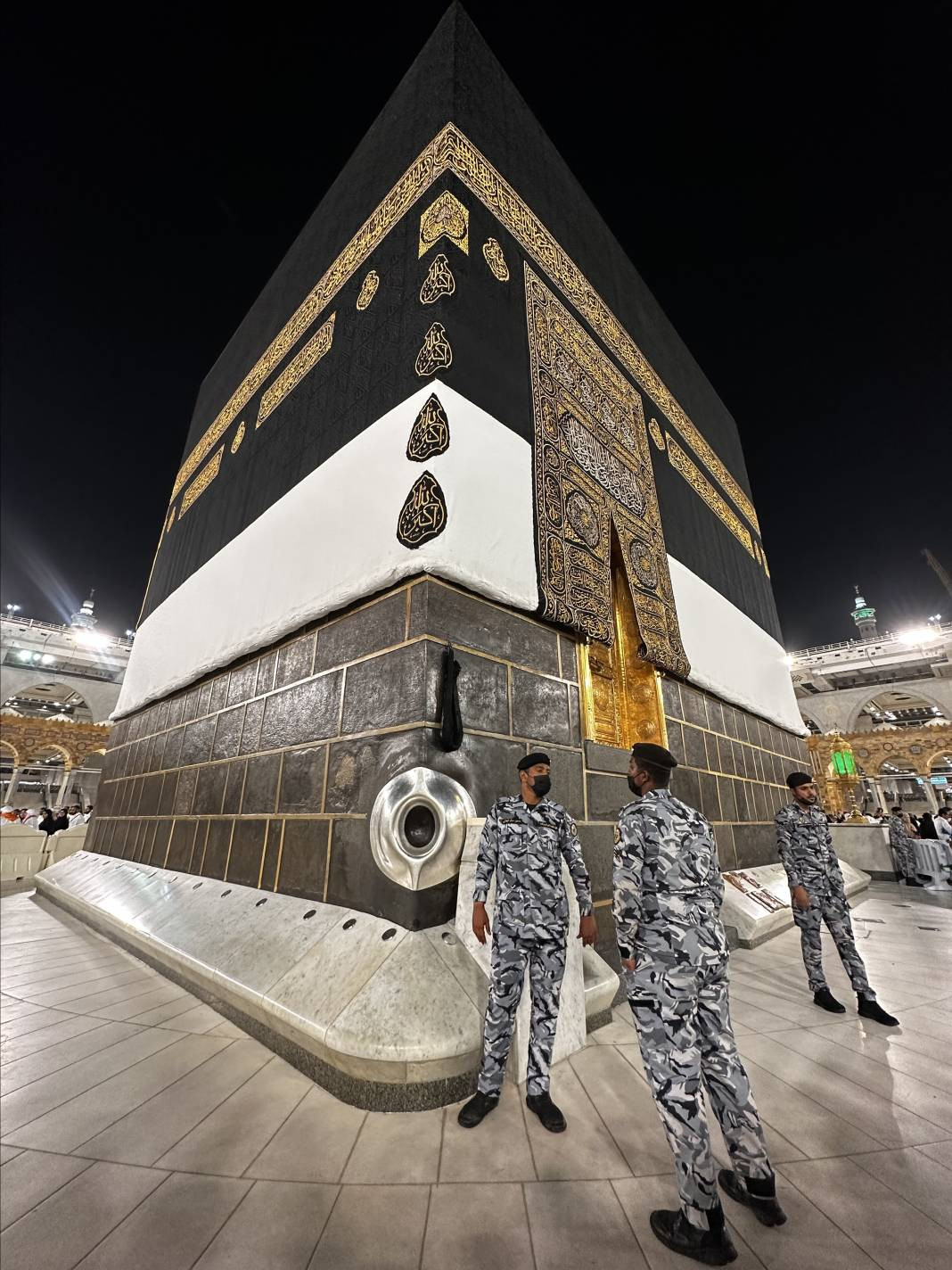 Kabe'nin örtüsü temizlendi - Resim: 11